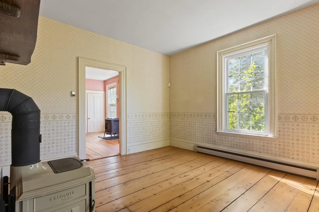 434 Main Street Oxford ME 04270
