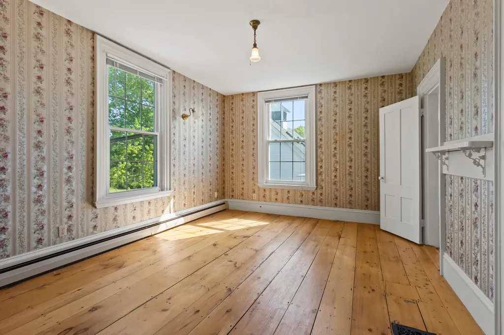434 Main Street Oxford ME 04270