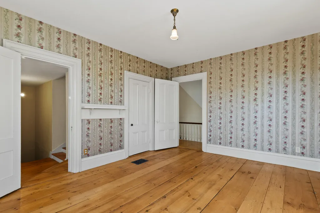 434 Main Street Oxford ME 04270