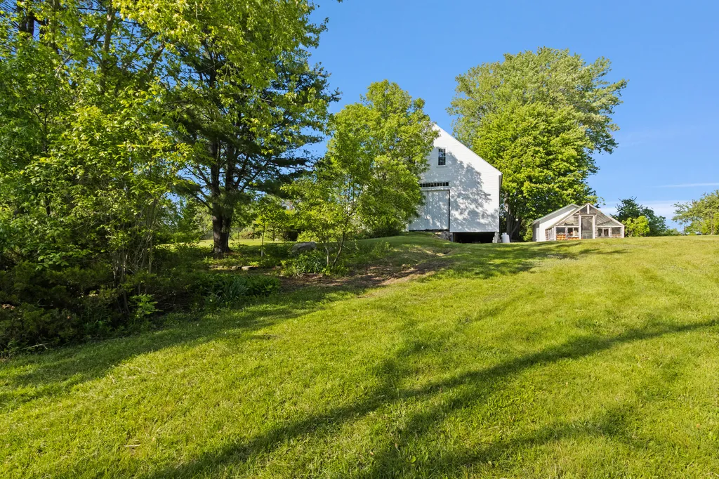 434 Main Street Oxford ME 04270