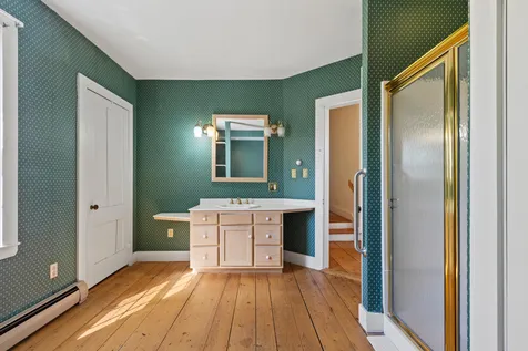 434 Main Street Oxford ME 04270