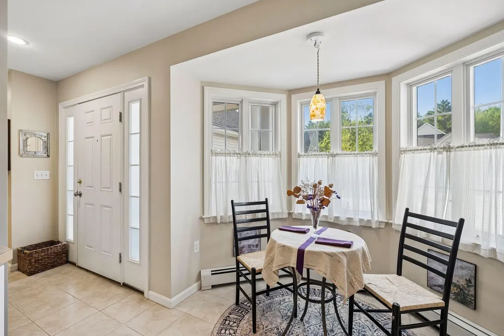 14 Larkspur Lane Brunswick ME 04011