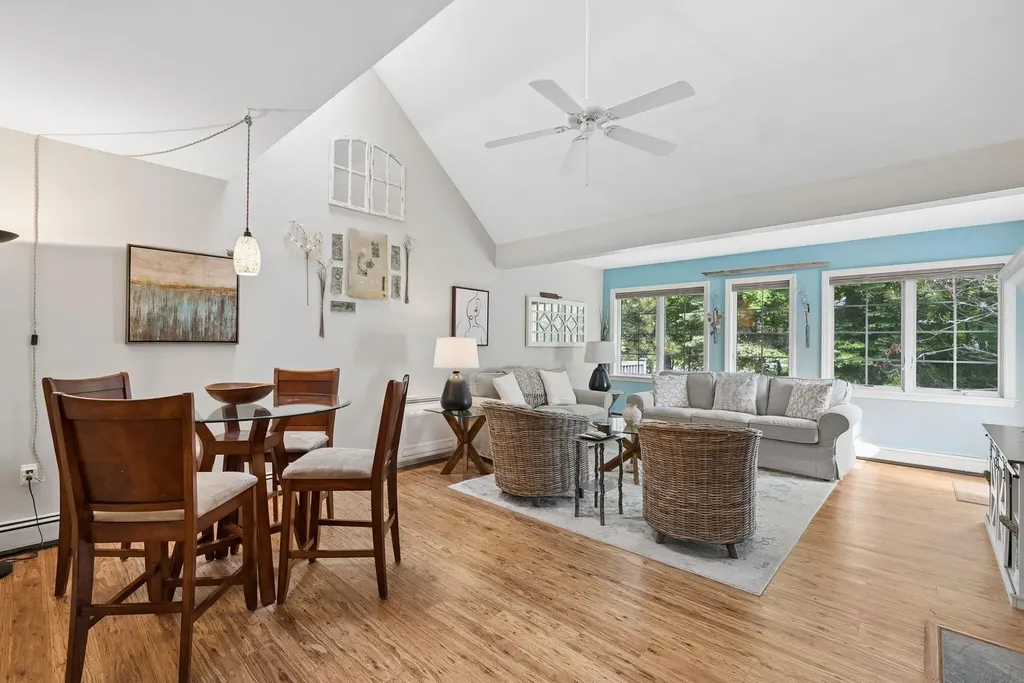 14 Larkspur Lane Brunswick ME 04011