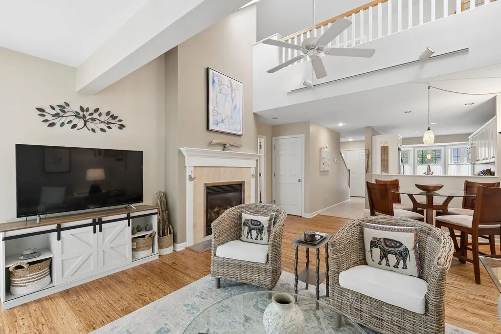 14 Larkspur Lane Brunswick ME 04011