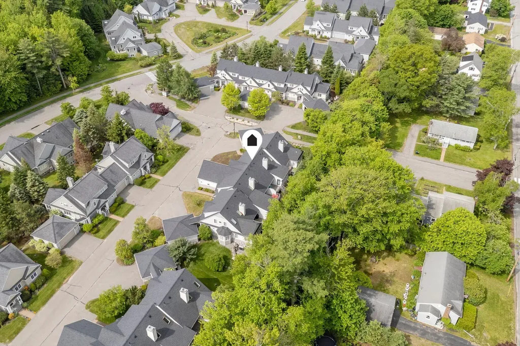 14 Larkspur Lane Brunswick ME 04011