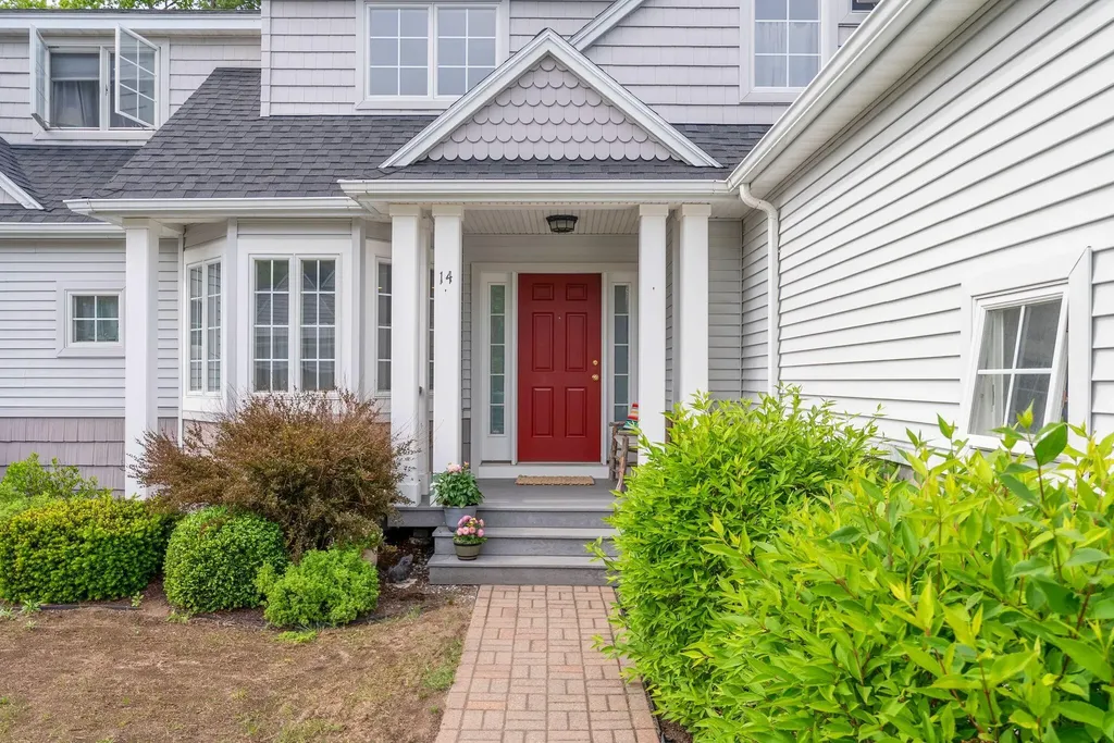 14 Larkspur Lane Brunswick ME 04011