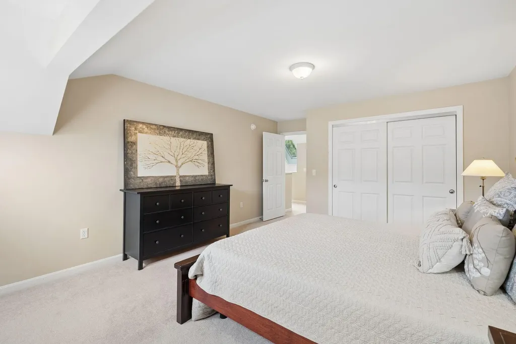 14 Larkspur Lane Brunswick ME 04011