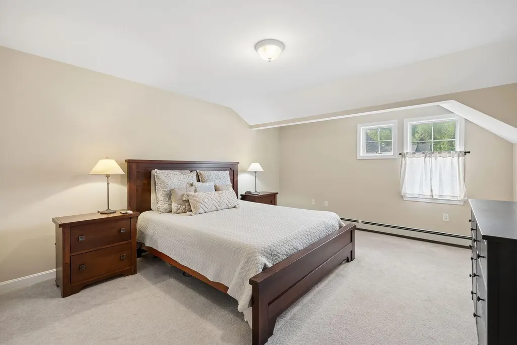 14 Larkspur Lane Brunswick ME 04011