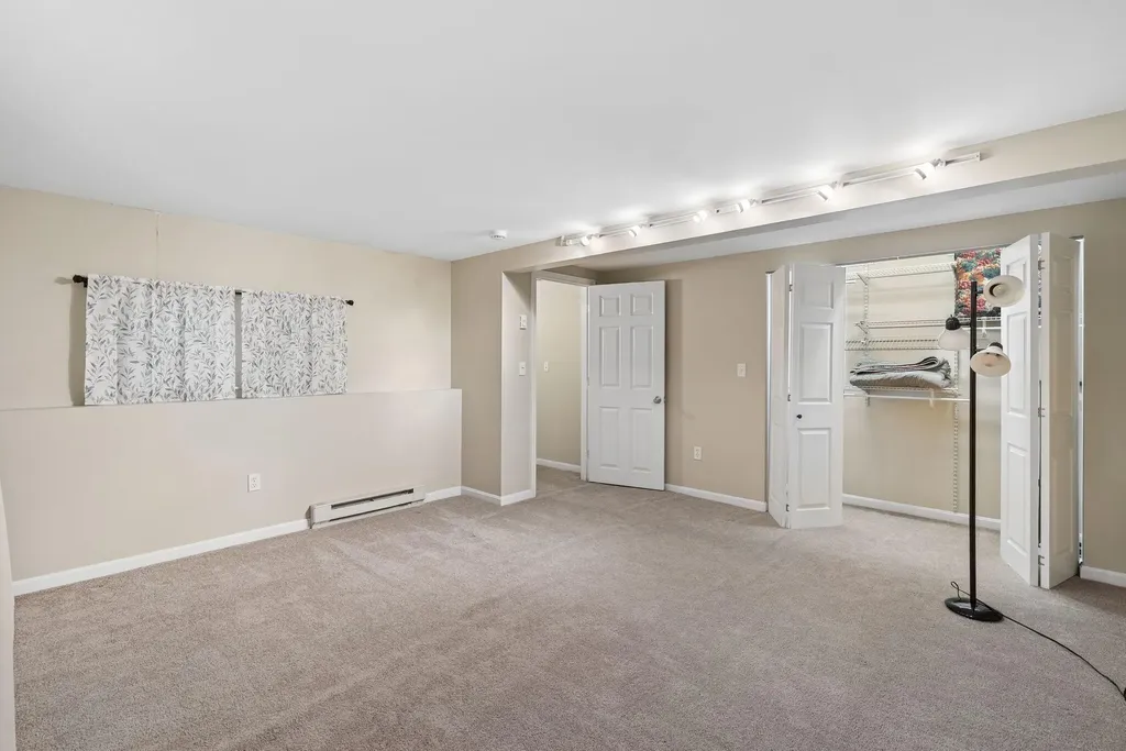 14 Larkspur Lane Brunswick ME 04011