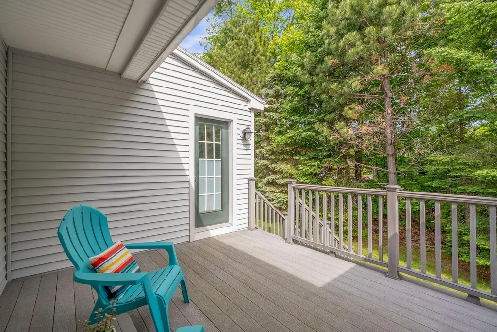 14 Larkspur Lane Brunswick ME 04011