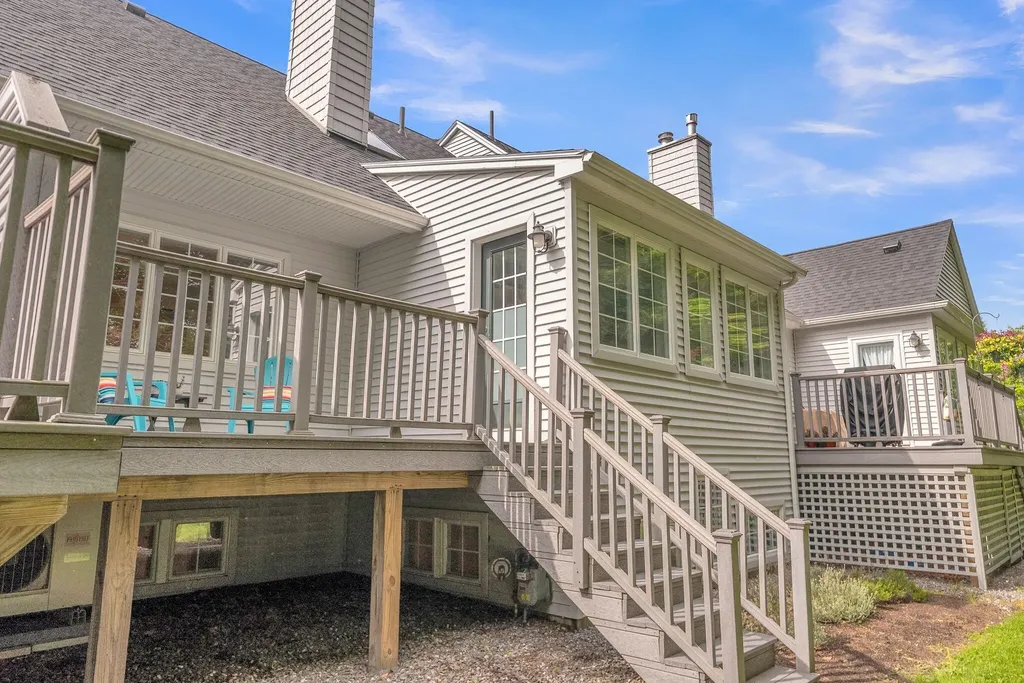14 Larkspur Lane Brunswick ME 04011