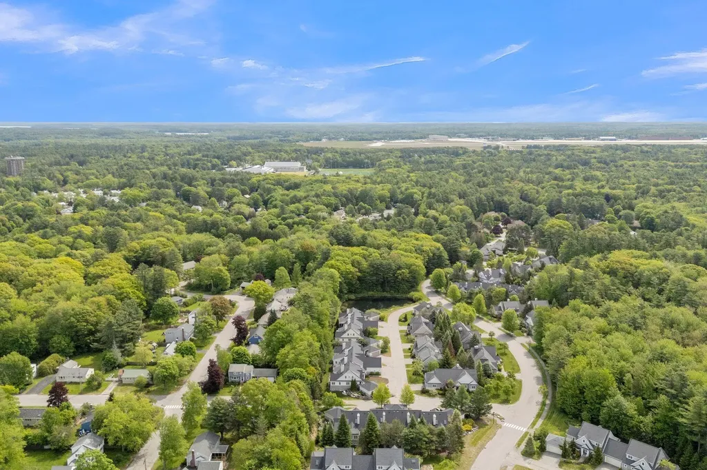 14 Larkspur Lane Brunswick ME 04011