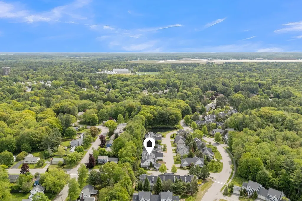 14 Larkspur Lane Brunswick ME 04011