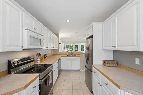 14 Larkspur Lane Brunswick ME 04011