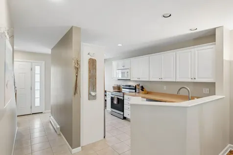 14 Larkspur Lane Brunswick ME 04011