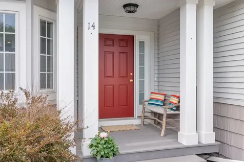14 Larkspur Lane Brunswick ME 04011