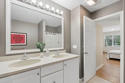 14 Larkspur Lane Brunswick ME 04011
