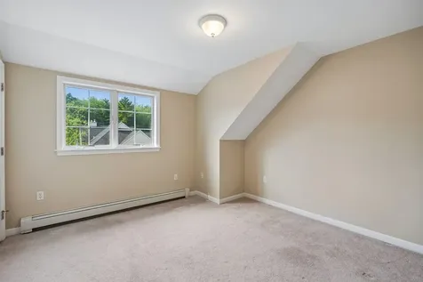 14 Larkspur Lane Brunswick ME 04011