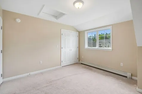 14 Larkspur Lane Brunswick ME 04011