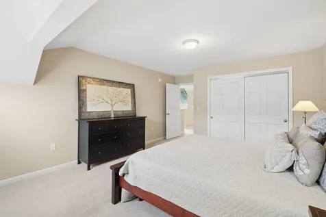 14 Larkspur Lane Brunswick ME 04011