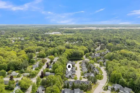 14 Larkspur Lane Brunswick ME 04011