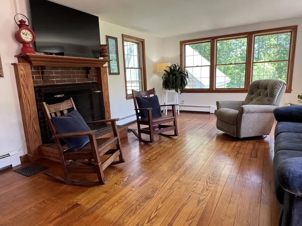 337 Middle Road Falmouth ME 04105