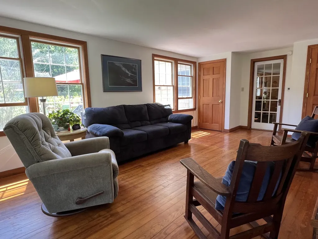337 Middle Road Falmouth ME 04105
