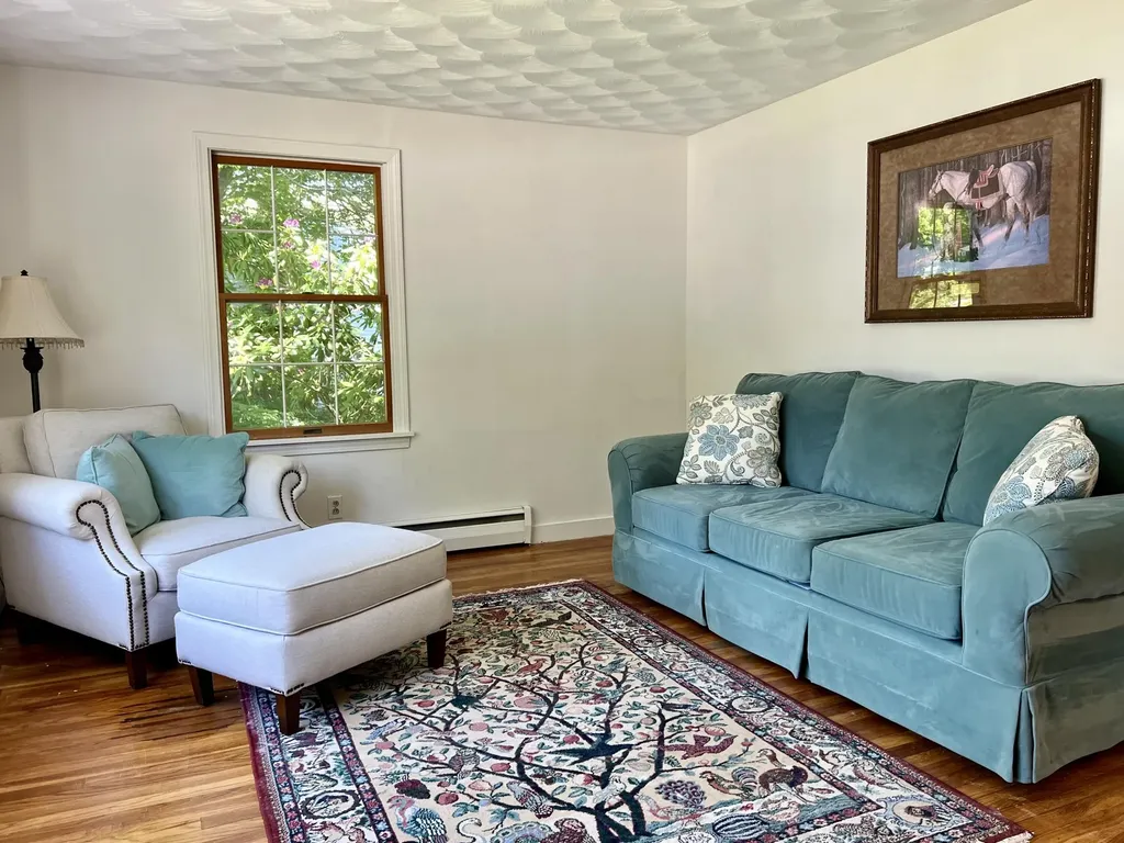 337 Middle Road Falmouth ME 04105