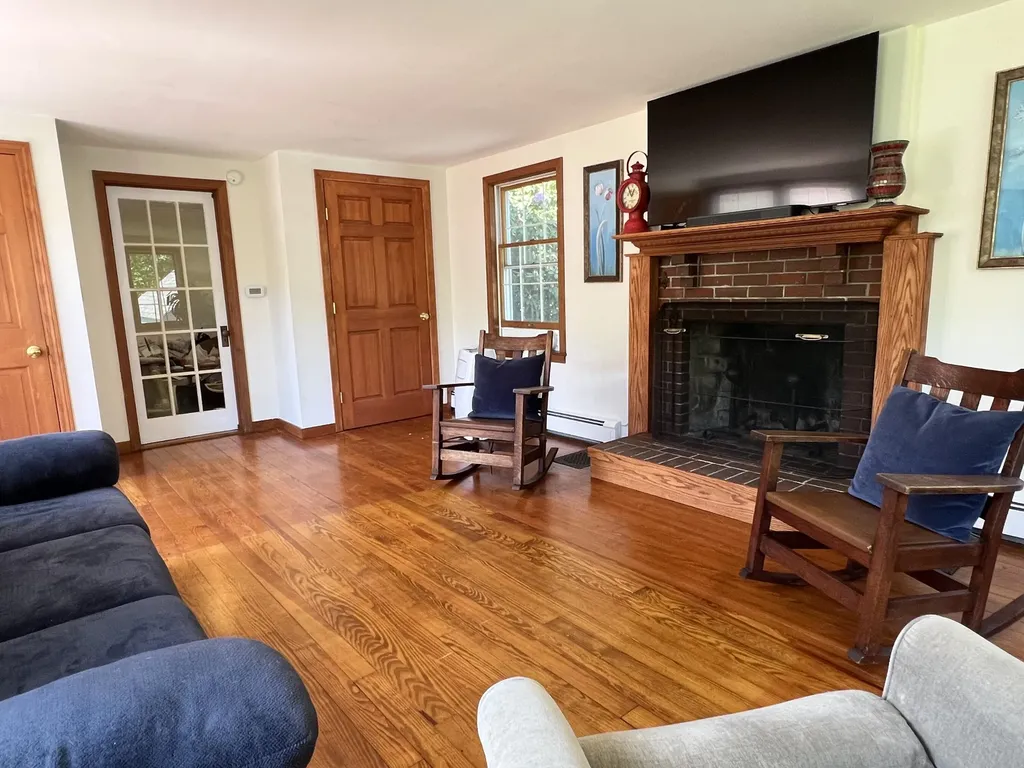 337 Middle Road Falmouth ME 04105