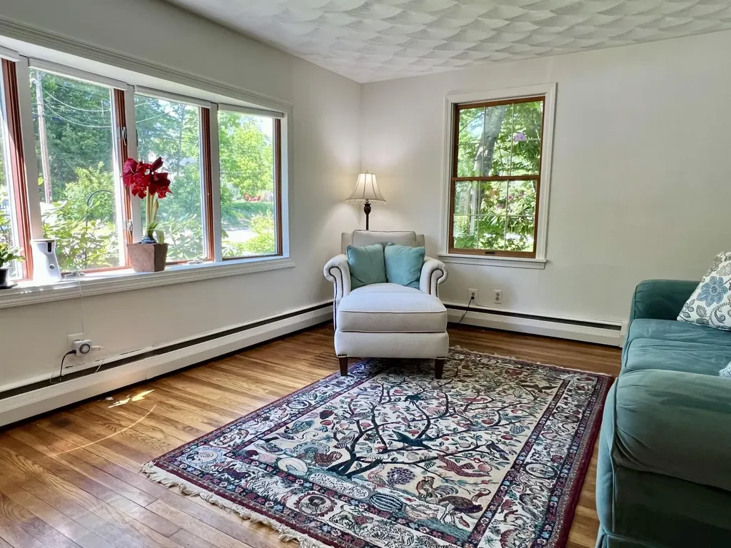 337 Middle Road Falmouth ME 04105