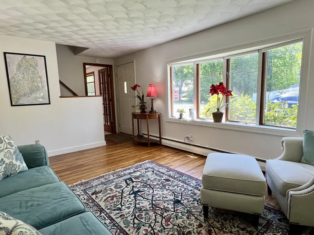 337 Middle Road Falmouth ME 04105
