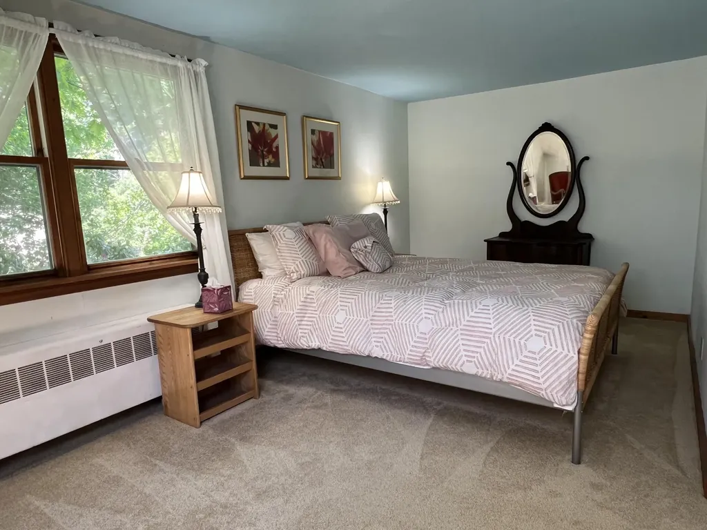 337 Middle Road Falmouth ME 04105