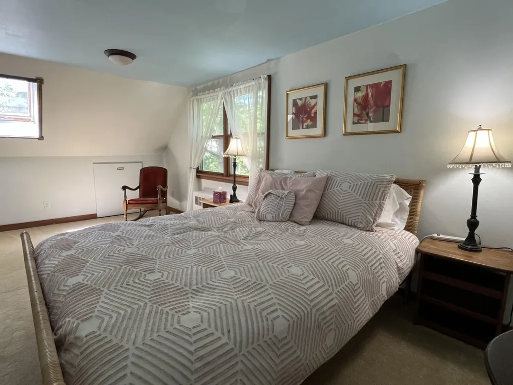 337 Middle Road Falmouth ME 04105