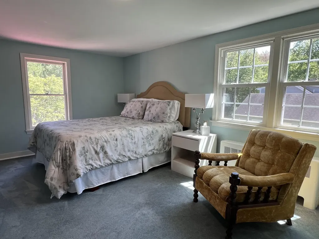 337 Middle Road Falmouth ME 04105