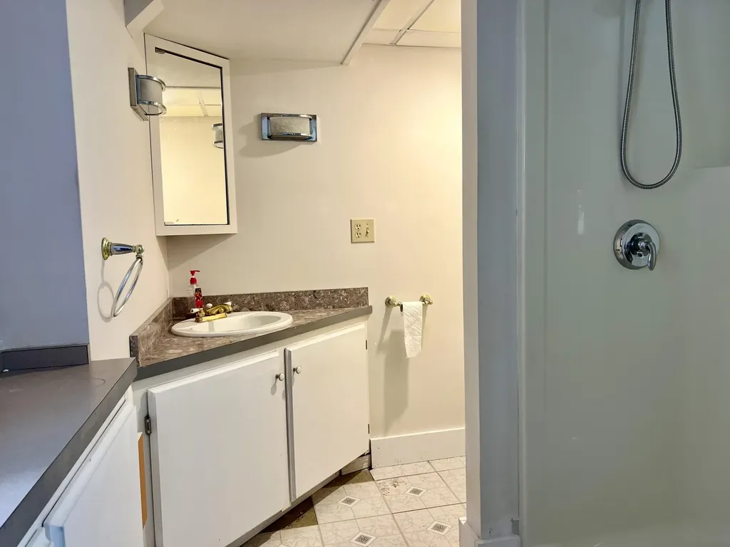 337 Middle Road Falmouth ME 04105