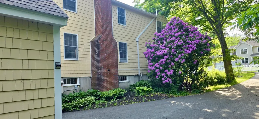 337 Middle Road Falmouth ME 04105