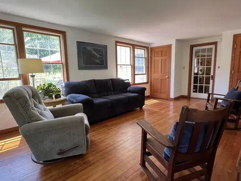 337 Middle Road Falmouth ME 04105