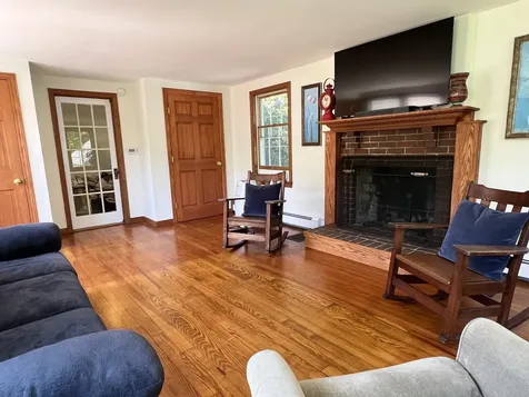 337 Middle Road Falmouth ME 04105
