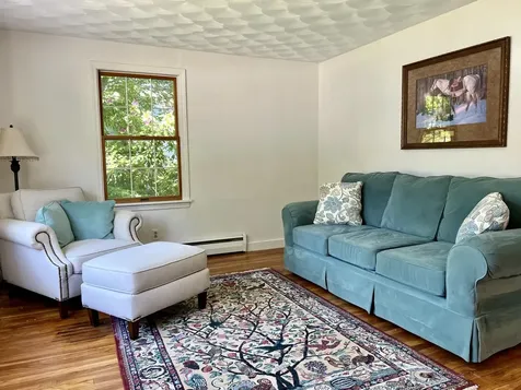 337 Middle Road Falmouth ME 04105