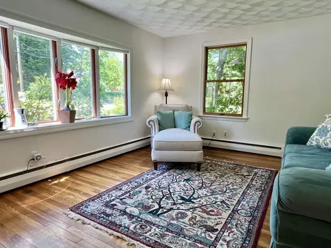 337 Middle Road Falmouth ME 04105