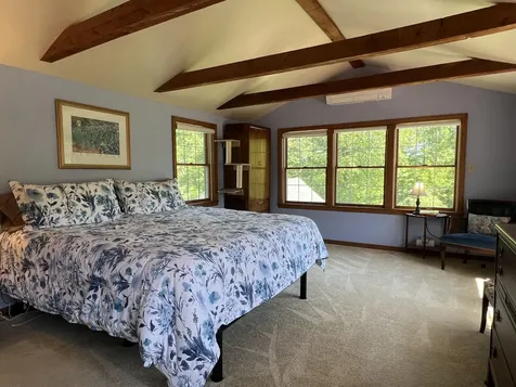 337 Middle Road Falmouth ME 04105