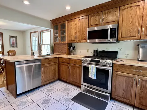 337 Middle Road Falmouth ME 04105