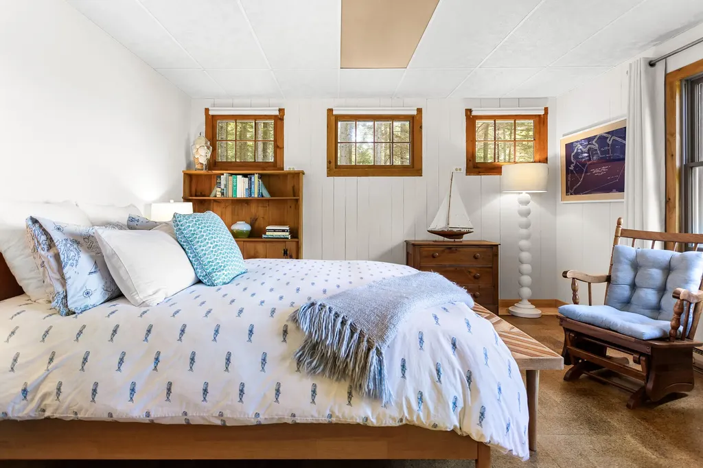 30 Cedar Bush Lane Southport ME 04576