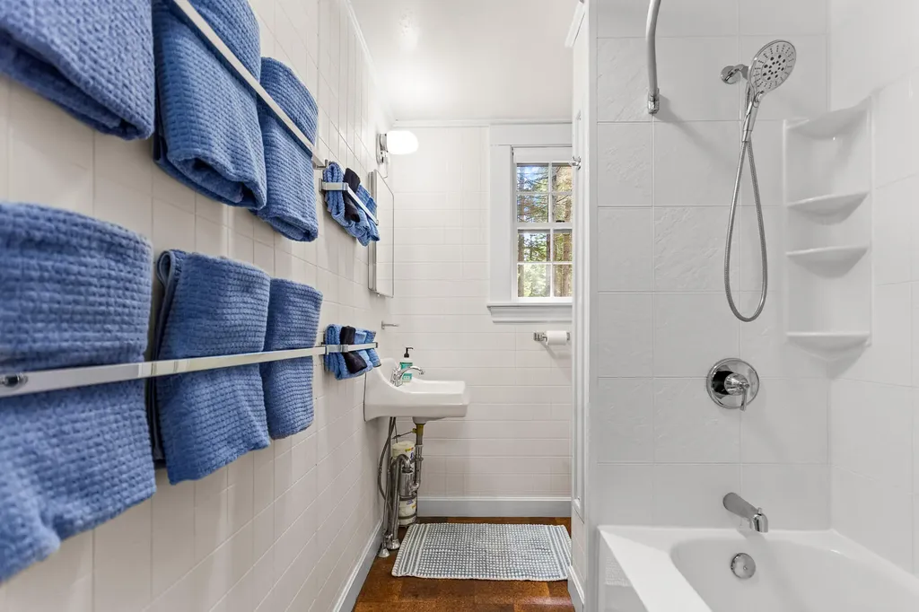 30 Cedar Bush Lane Southport ME 04576