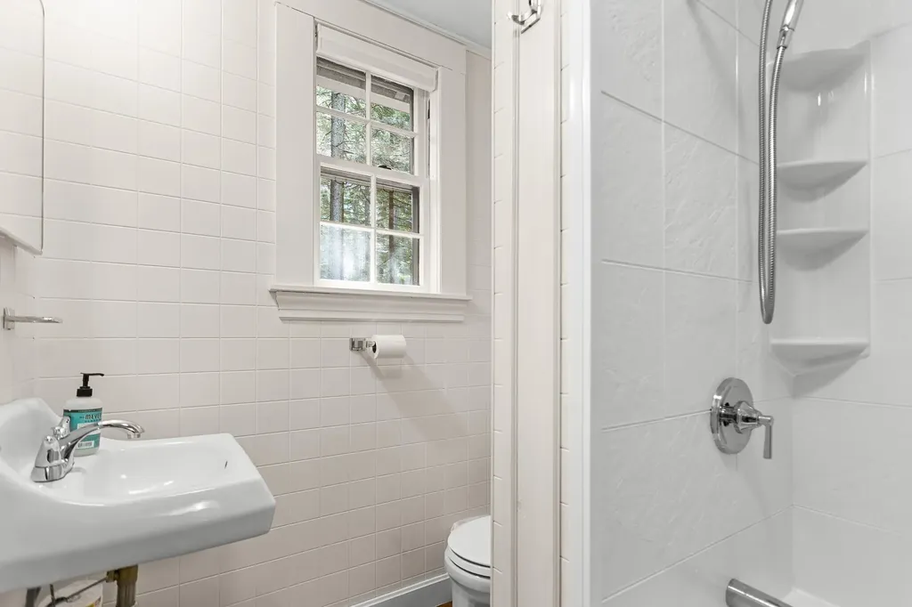 30 Cedar Bush Lane Southport ME 04576