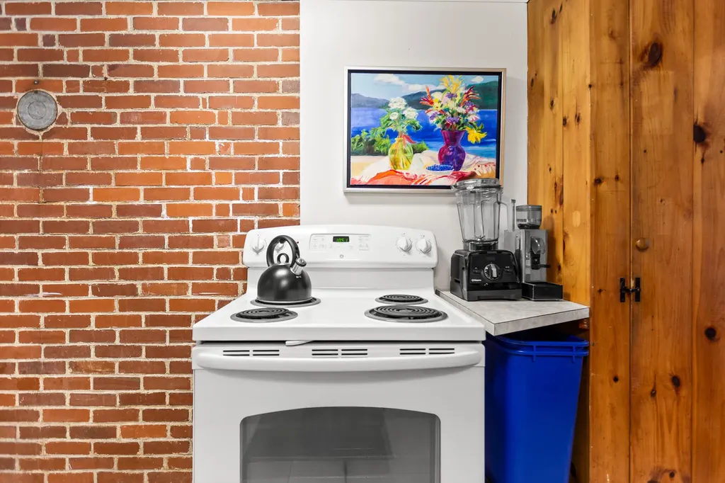 30 Cedar Bush Lane Southport ME 04576
