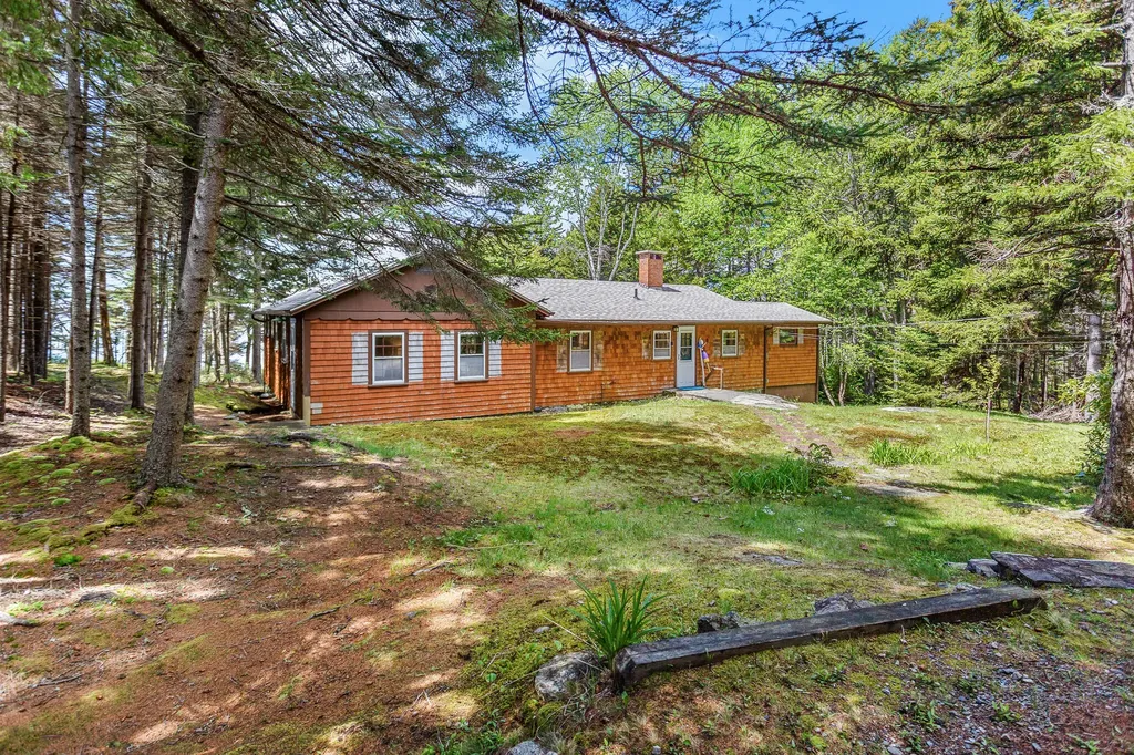 30 Cedar Bush Lane Southport ME 04576