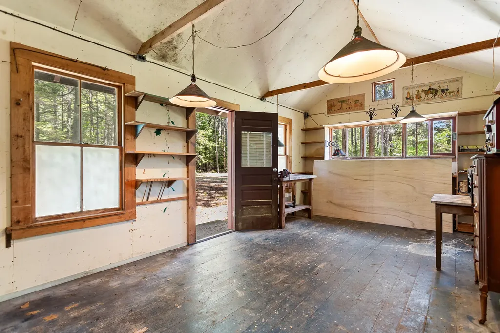 30 Cedar Bush Lane Southport ME 04576