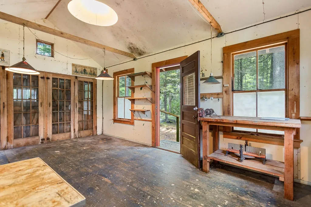 30 Cedar Bush Lane Southport ME 04576