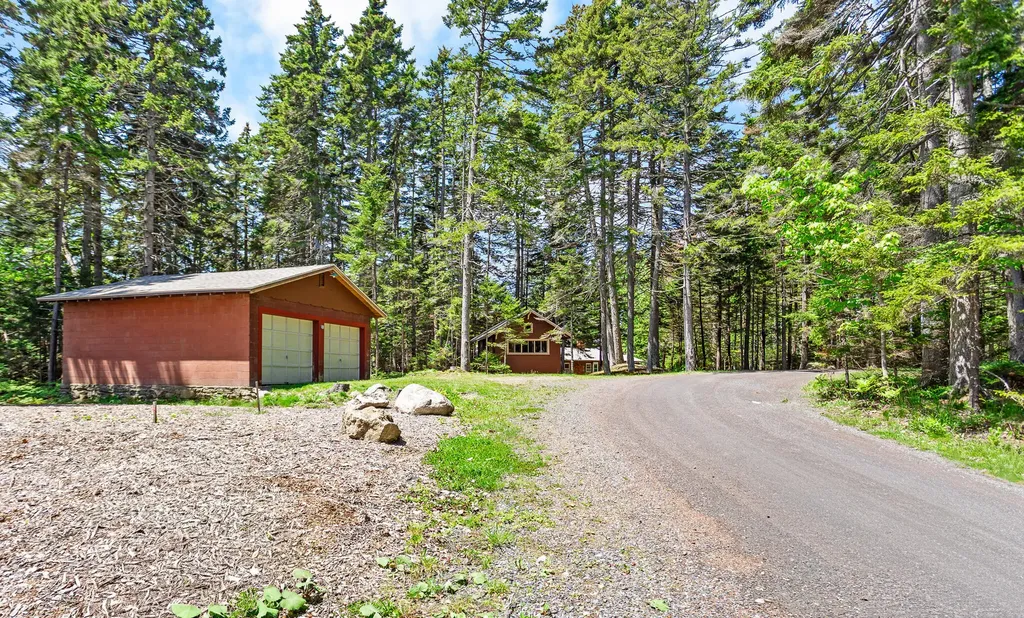 30 Cedar Bush Lane Southport ME 04576